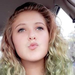 Meet your Posher, Paige